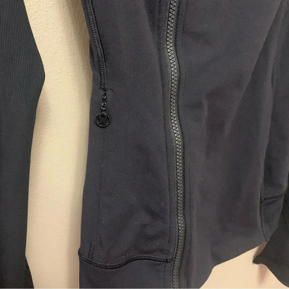Lululemon Bhakti Yoga Jacket in Black Size 2 - Picture 8 of 16